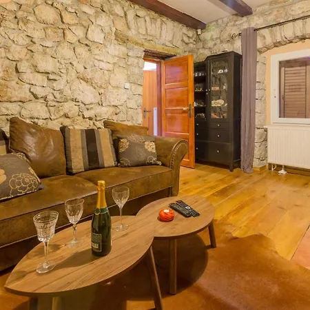 Krizisce 別荘 Križišće