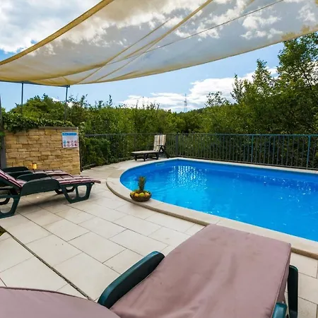 Holiday home Krizisce