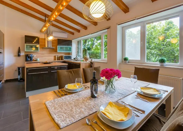 Krizisce 度假居 *